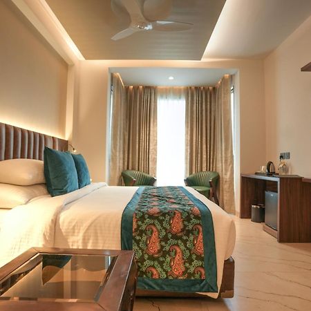 Rj Hotel - Managed By Atithi House เกรทเตอร์นอยดา ภายนอก รูปภาพ