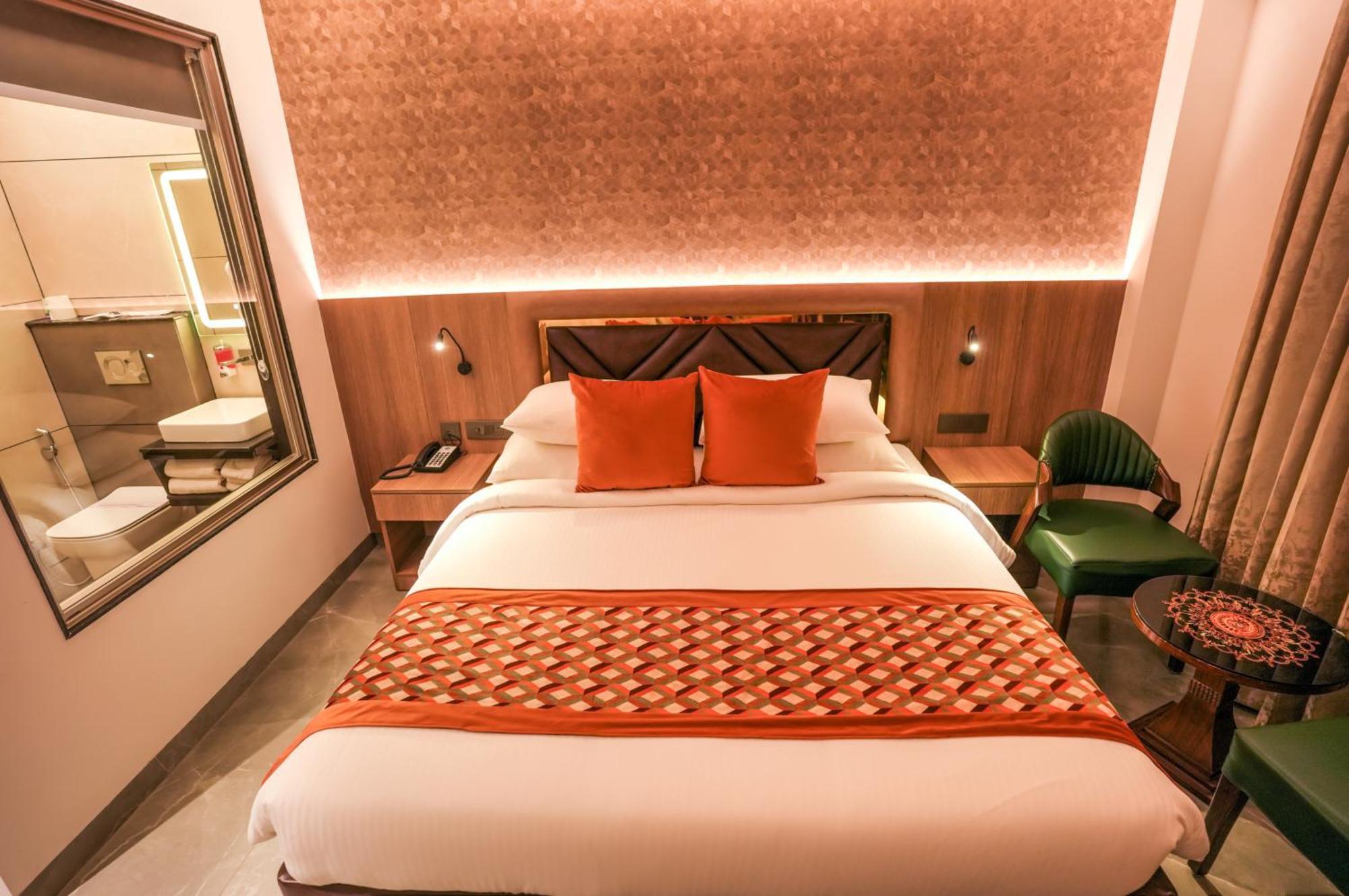 Rj Hotel - Managed By Atithi House เกรทเตอร์นอยดา ภายนอก รูปภาพ