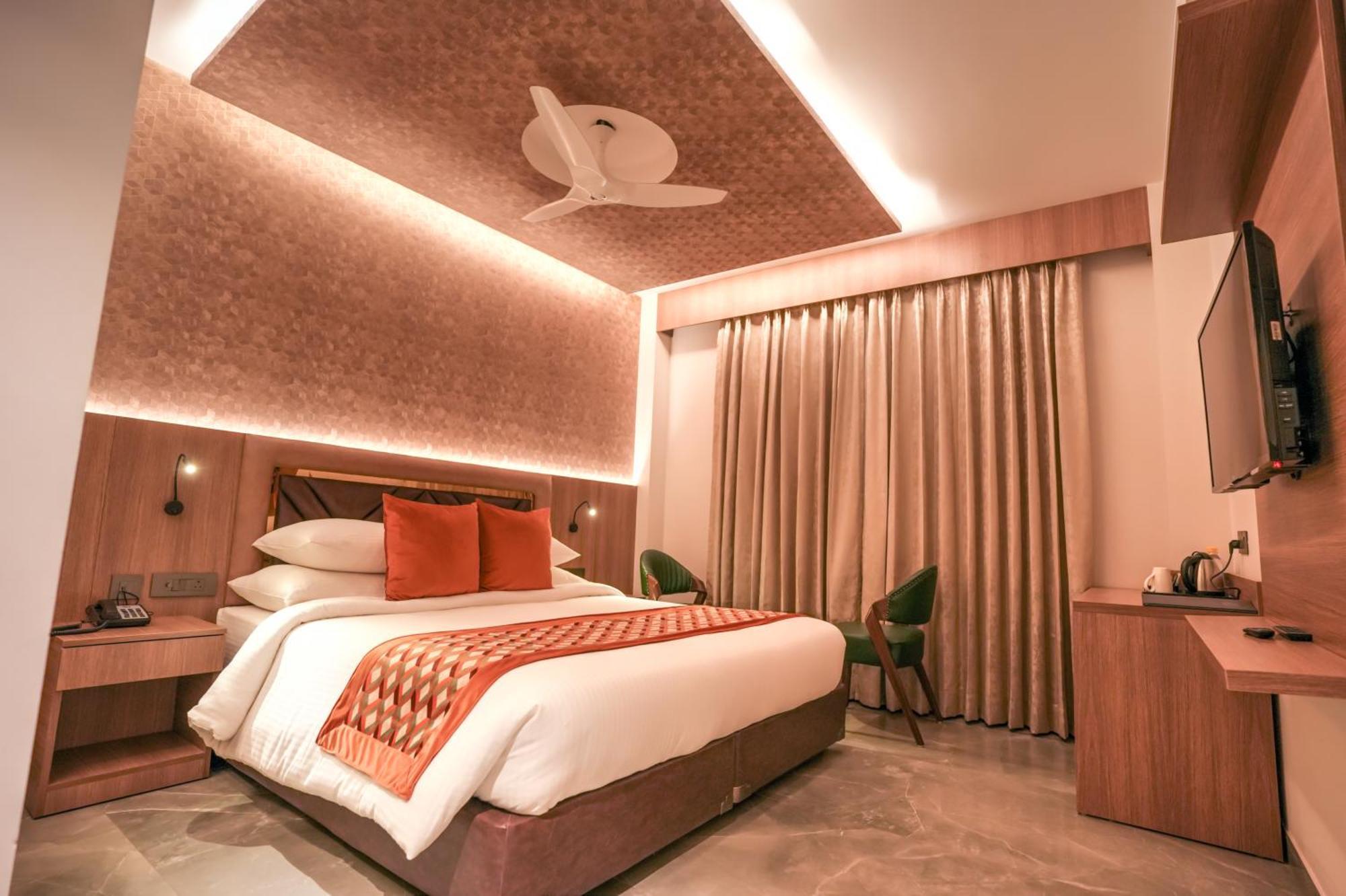 Rj Hotel - Managed By Atithi House เกรทเตอร์นอยดา ภายนอก รูปภาพ