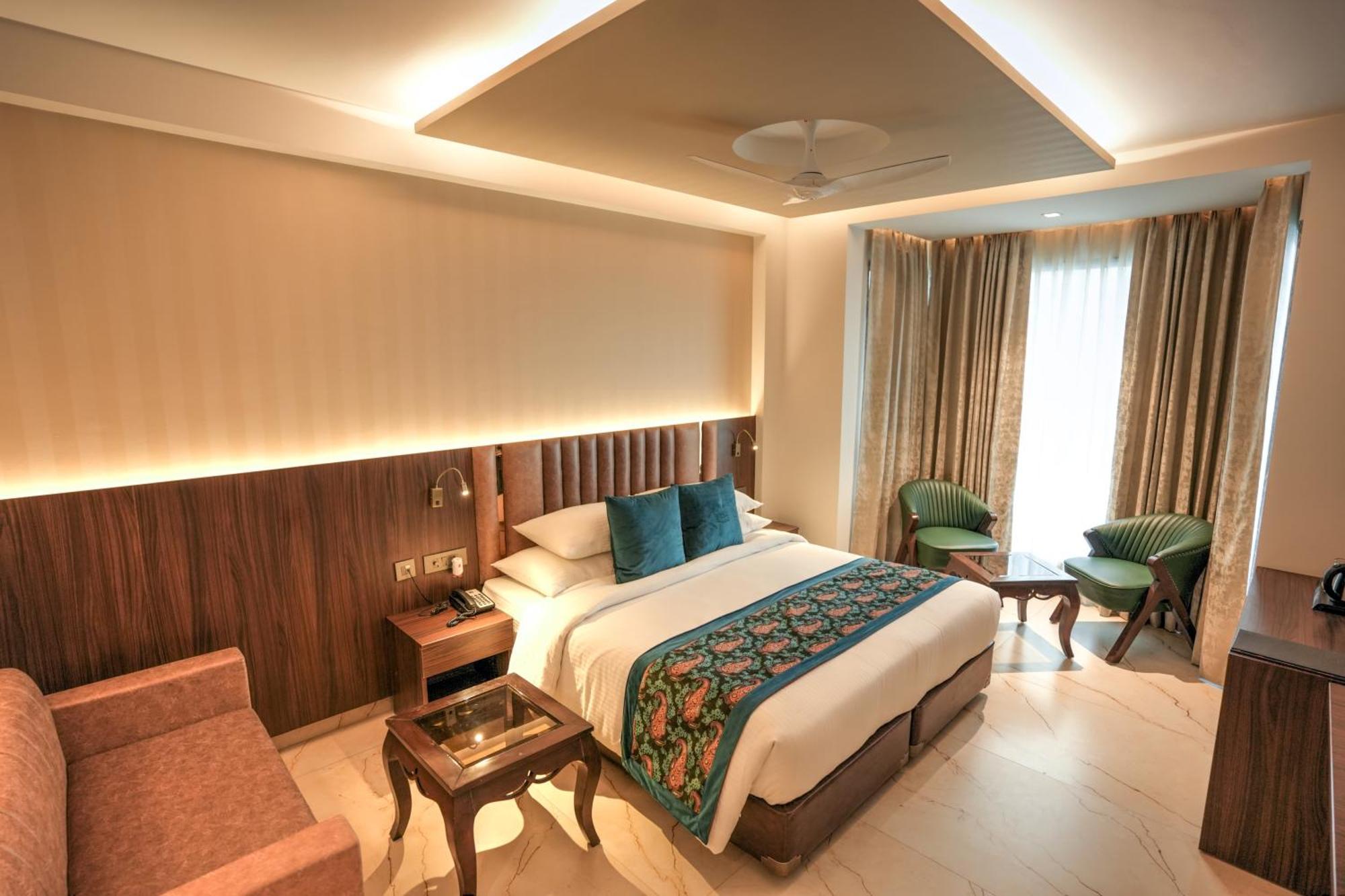 Rj Hotel - Managed By Atithi House เกรทเตอร์นอยดา ภายนอก รูปภาพ