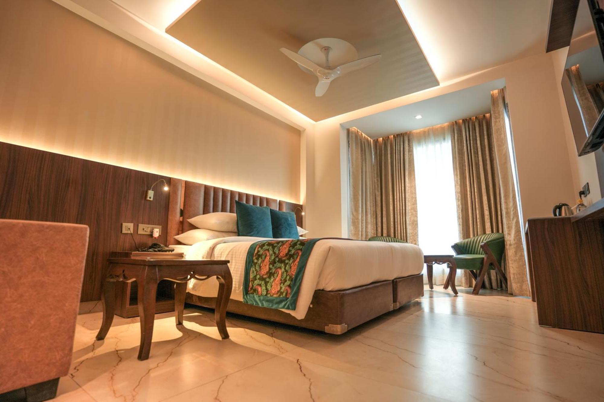 Rj Hotel - Managed By Atithi House เกรทเตอร์นอยดา ภายนอก รูปภาพ