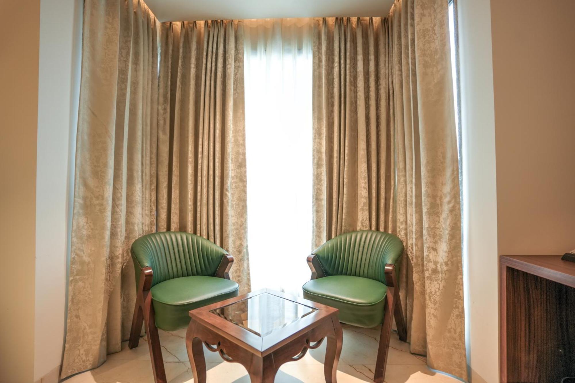Rj Hotel - Managed By Atithi House เกรทเตอร์นอยดา ภายนอก รูปภาพ