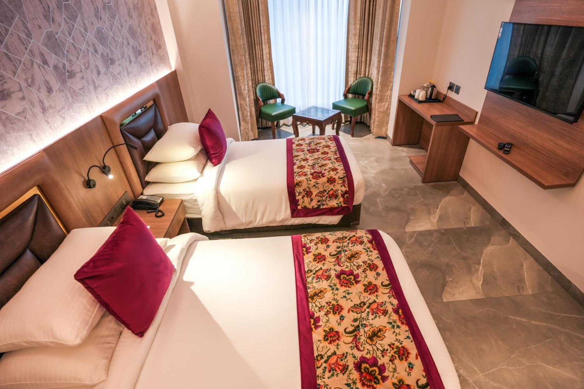 Rj Hotel - Managed By Atithi House เกรทเตอร์นอยดา ภายนอก รูปภาพ