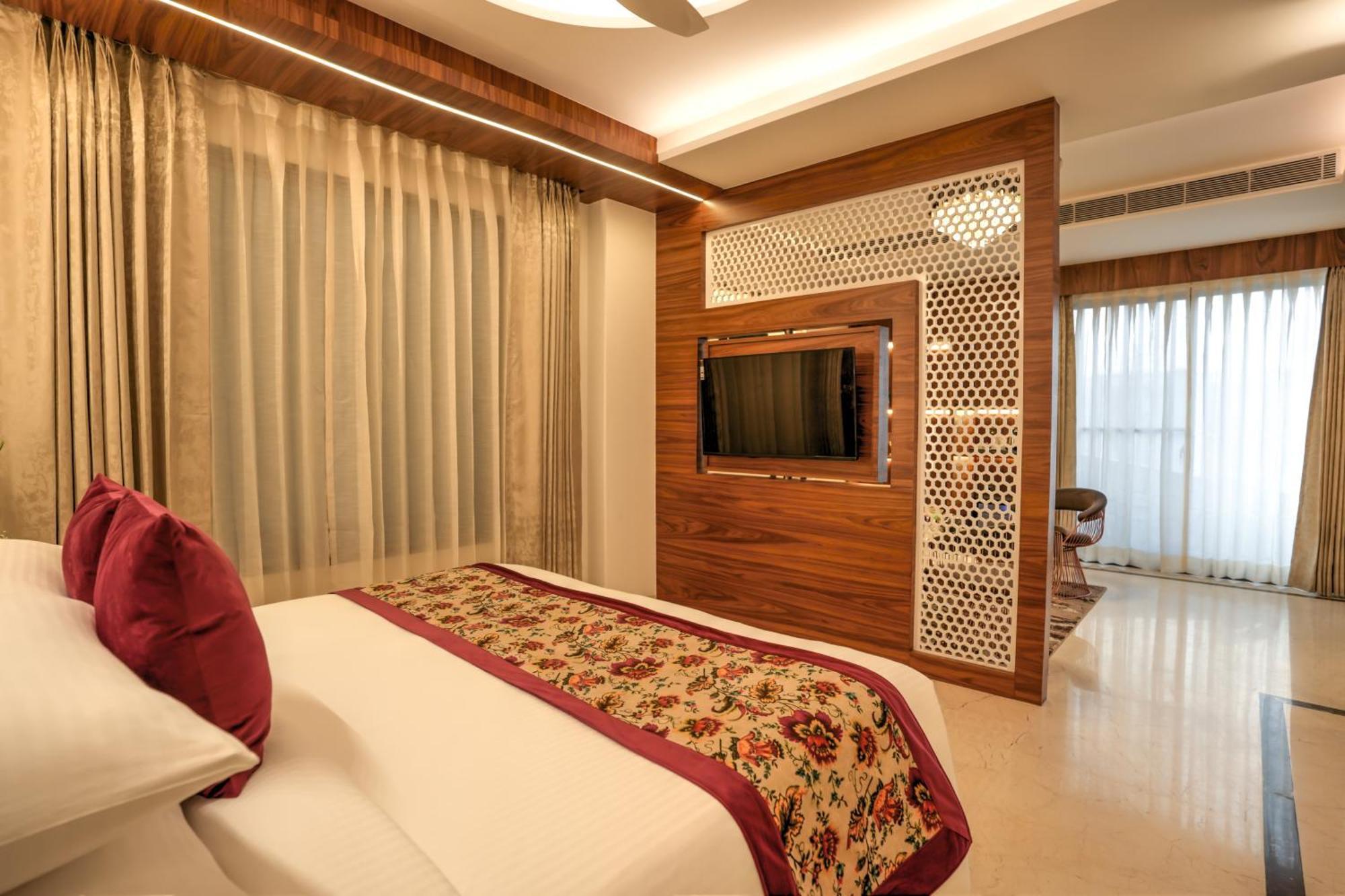 Rj Hotel - Managed By Atithi House เกรทเตอร์นอยดา ภายนอก รูปภาพ