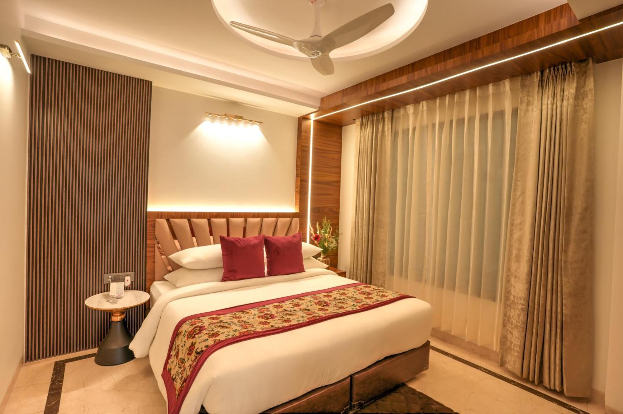 Rj Hotel - Managed By Atithi House เกรทเตอร์นอยดา ภายนอก รูปภาพ