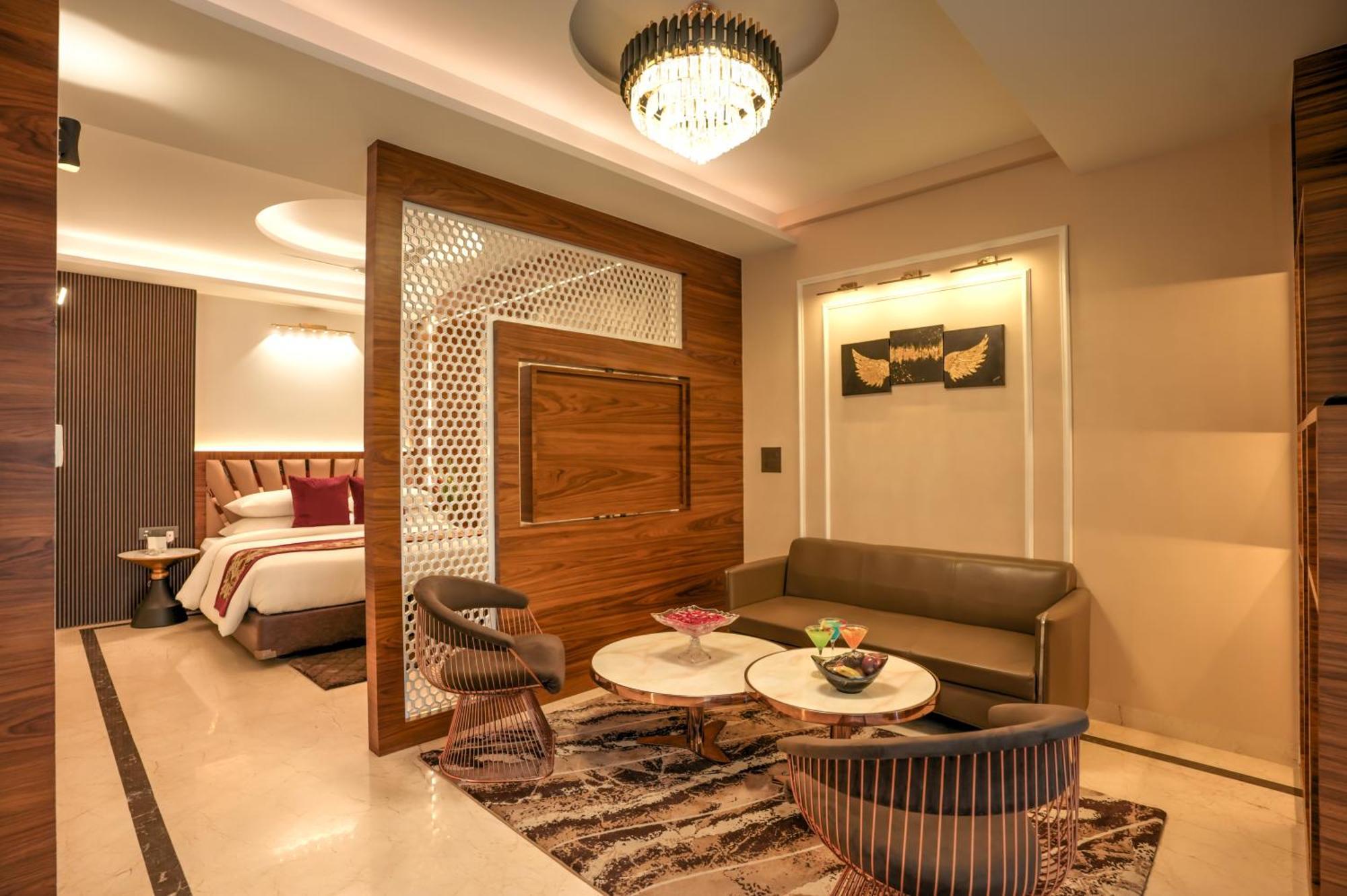 Rj Hotel - Managed By Atithi House เกรทเตอร์นอยดา ภายนอก รูปภาพ