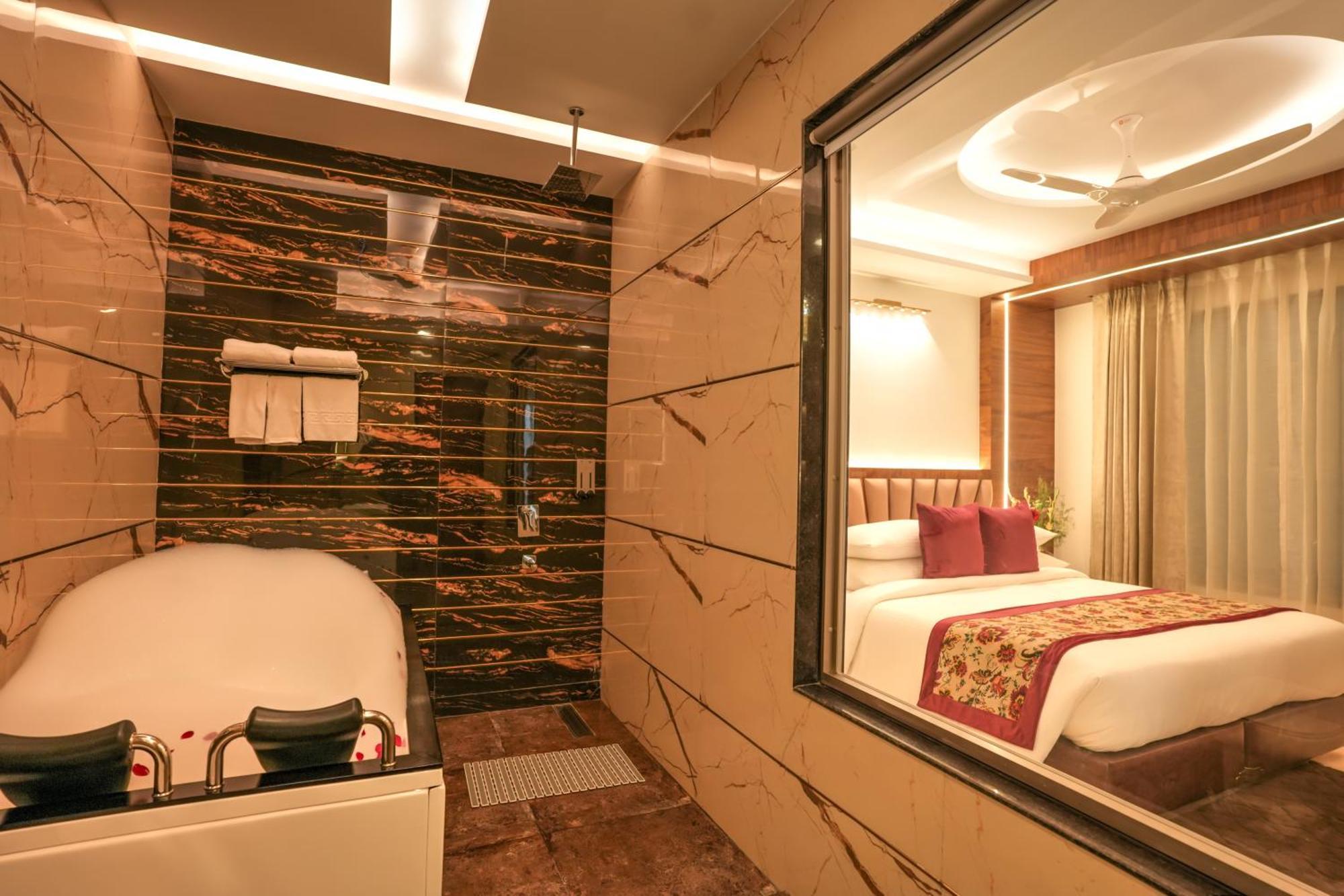 Rj Hotel - Managed By Atithi House เกรทเตอร์นอยดา ภายนอก รูปภาพ
