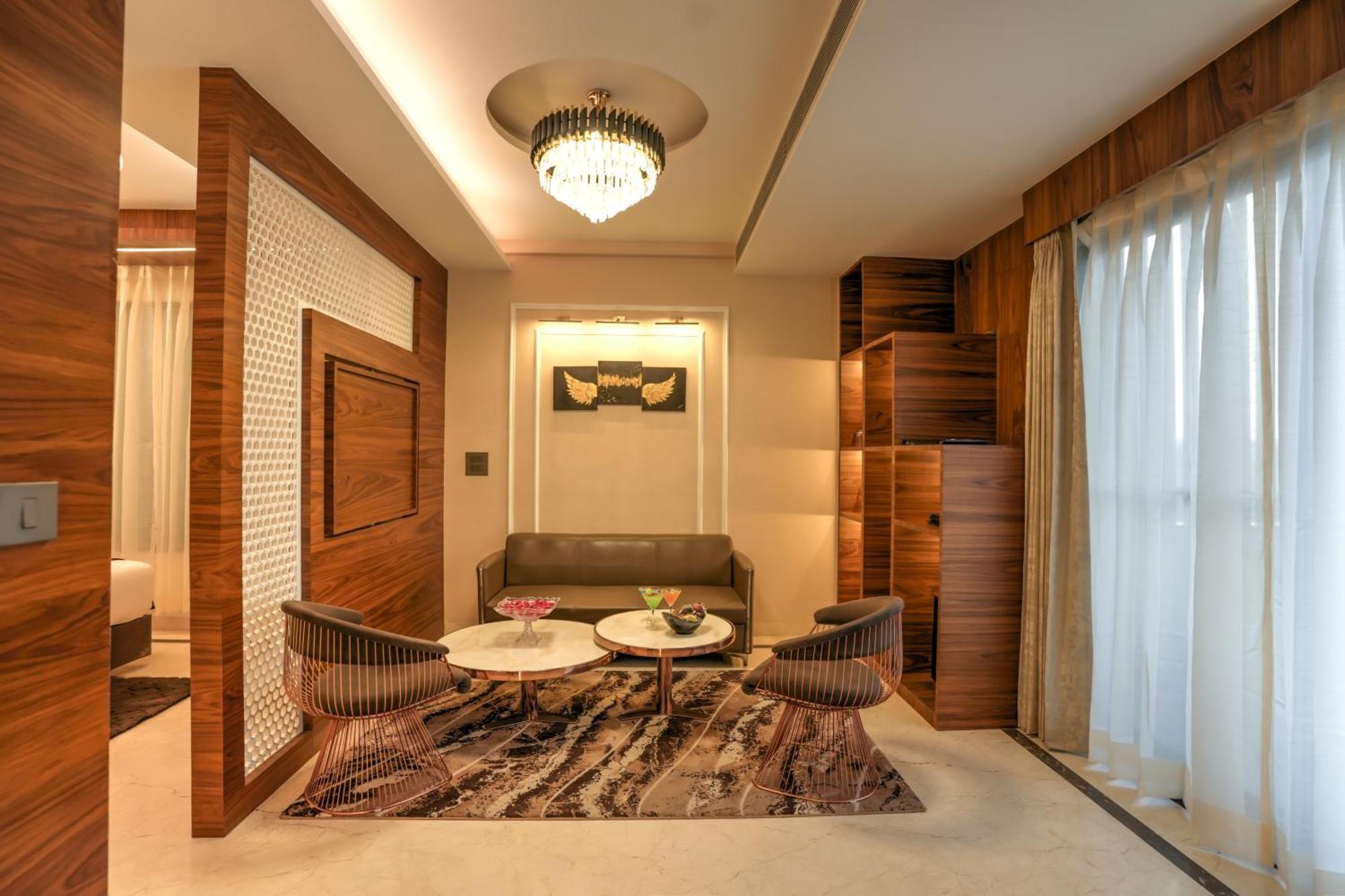 Rj Hotel - Managed By Atithi House เกรทเตอร์นอยดา ภายนอก รูปภาพ